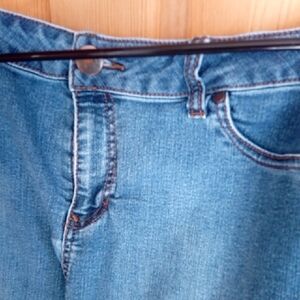 d. jeans Light Blue Denim Capris